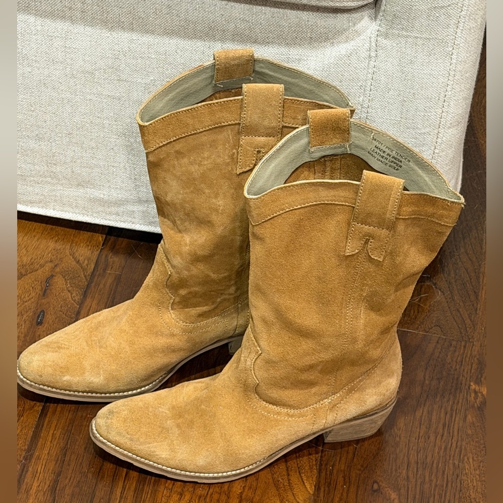 Diba True Mid Calf Suede Boots camel color size 9.5 So cute!